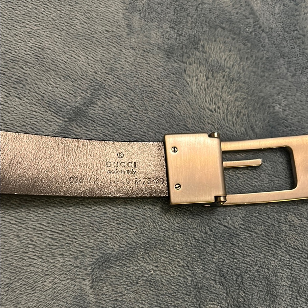 Women’s Gucci Black Leather Belt with pewter color Buckle. 1” wide - Picture 4 of 9